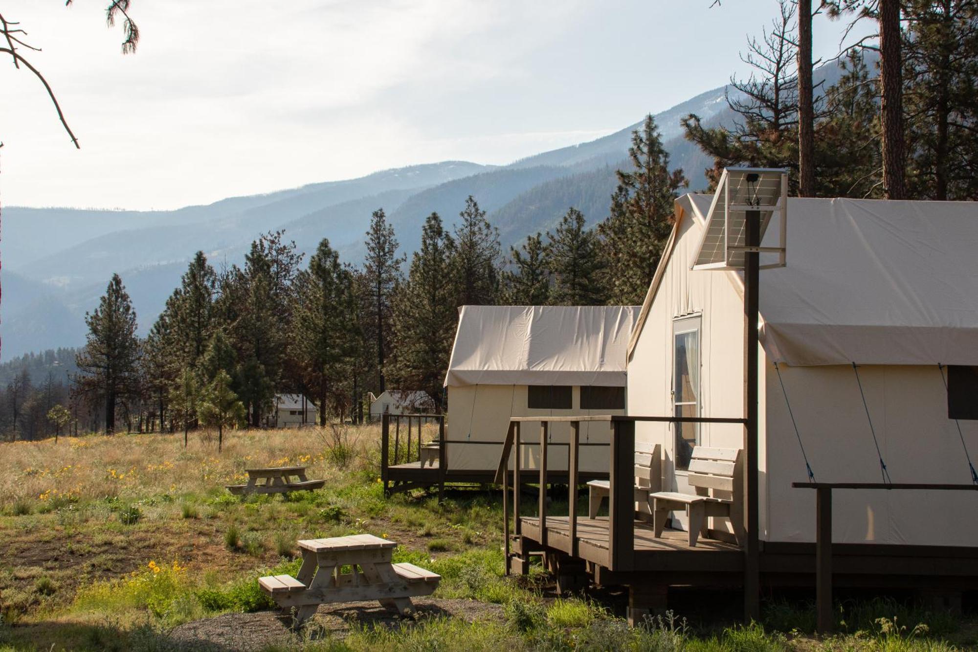 Kumsheen Rafting Resort Lytton Bagian luar foto