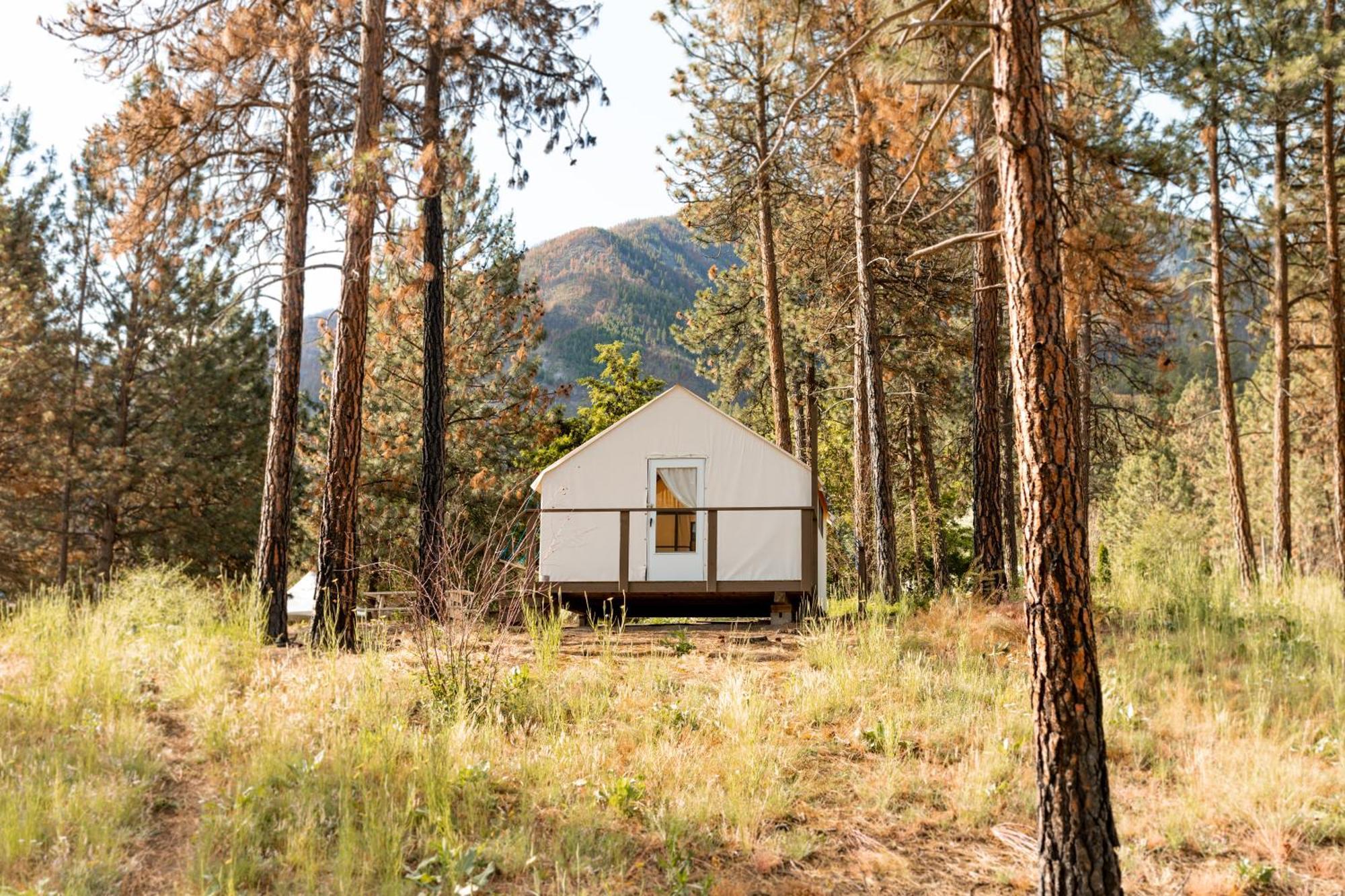 Kumsheen Rafting Resort Lytton Bagian luar foto