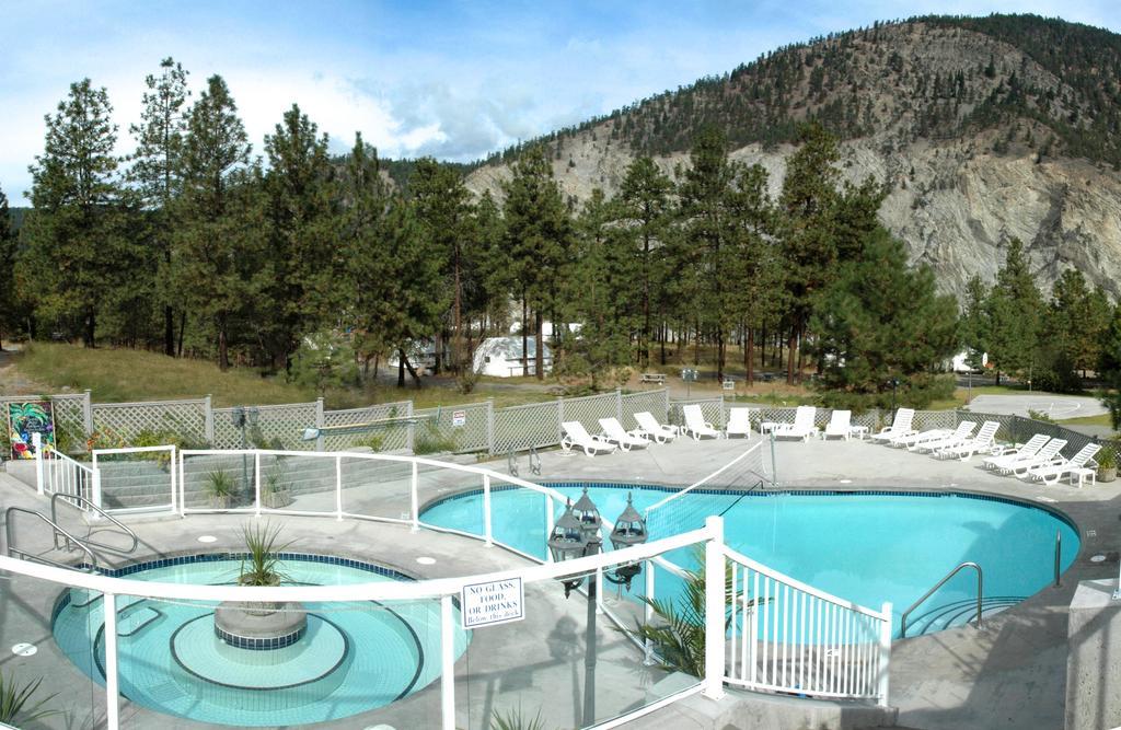 Kumsheen Rafting Resort Lytton Bagian luar foto